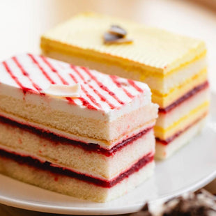 Strawberry Cake - كيك بالفراوله